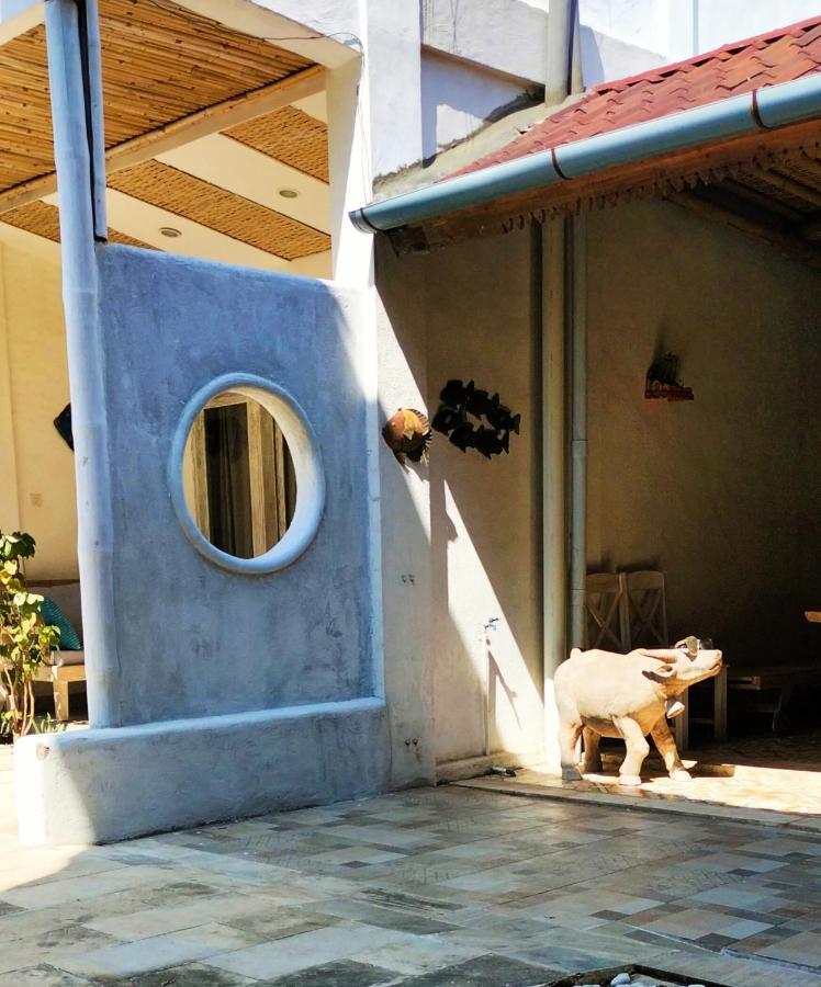 The 5 Brothers Hotel Gili Trawangan Exteriör bild