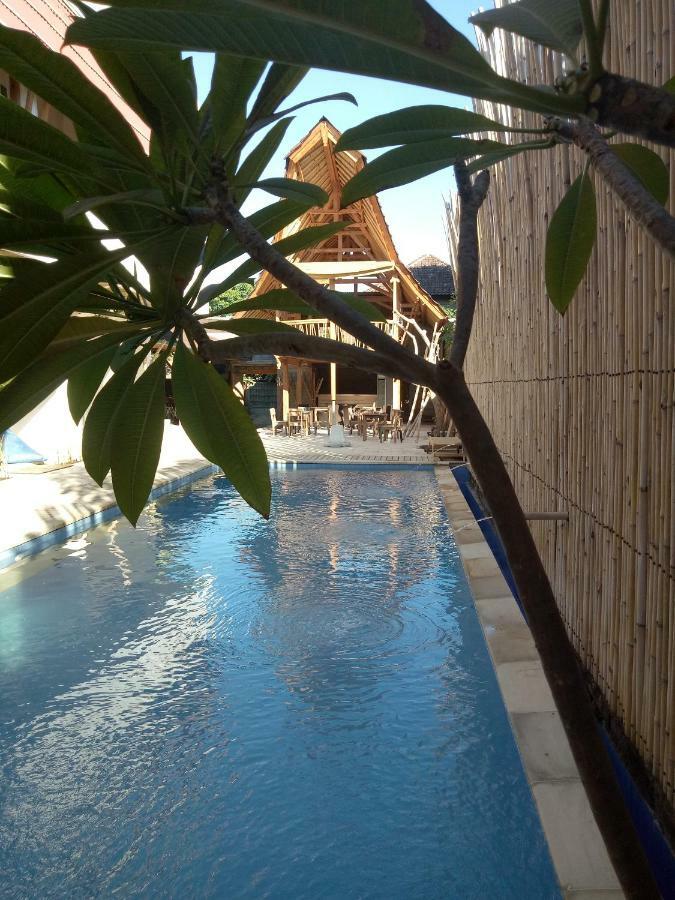 The 5 Brothers Hotel Gili Trawangan Exteriör bild